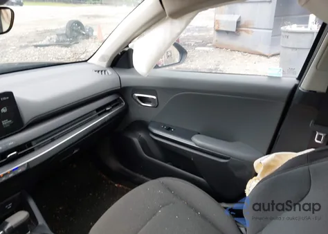 2025 Kia K4 Lxs z USA, uszkodzony, nr VIN 3KPFT4DE1SE046350